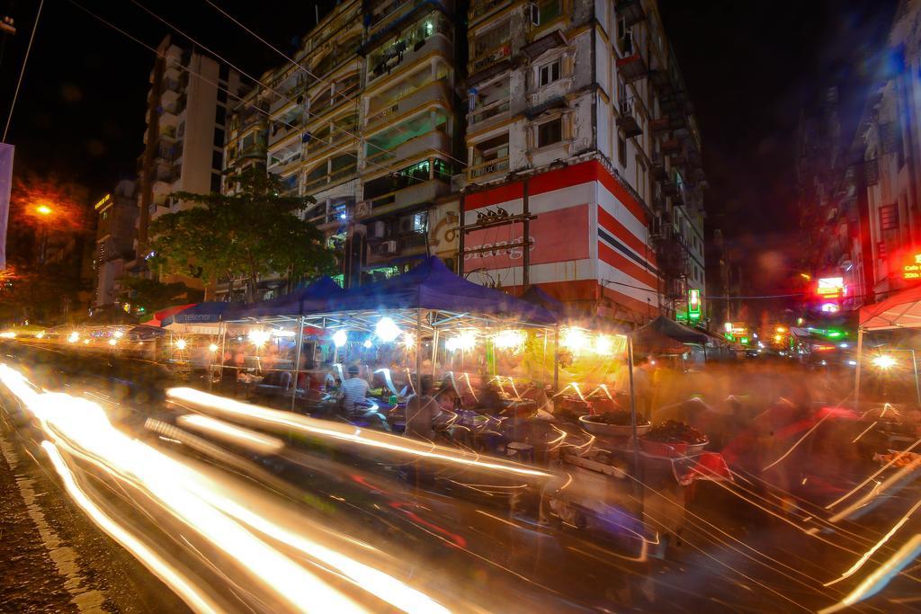 Family Treasure Yangon Hotel Exterior foto