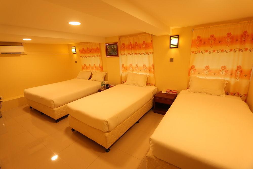 Family Treasure Yangon Hotel Exterior foto