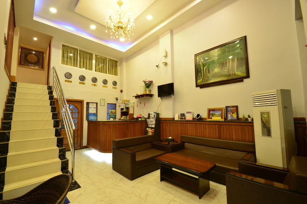 Family Treasure Yangon Hotel Exterior foto