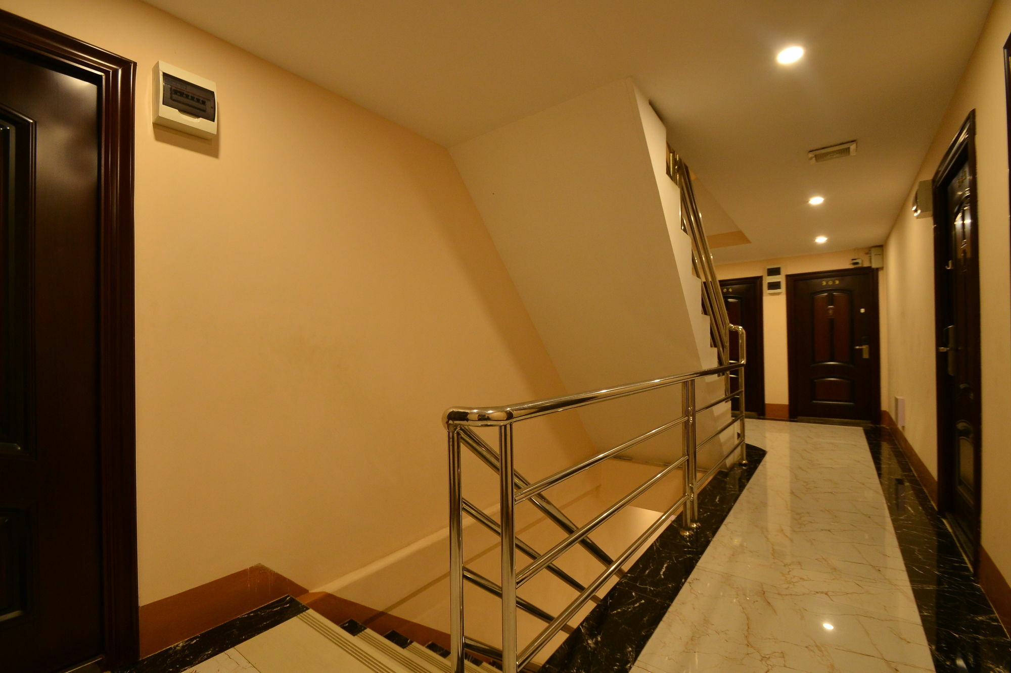 Family Treasure Yangon Hotel Exterior foto