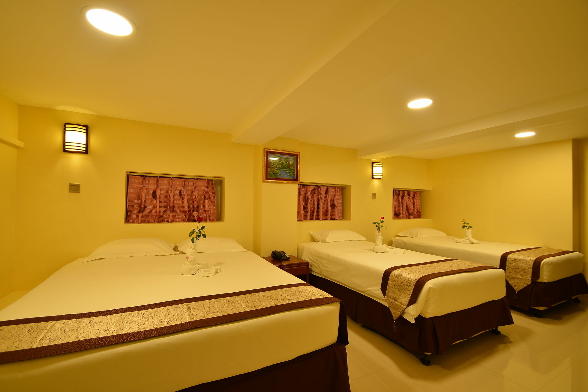 Family Treasure Yangon Hotel Exterior foto